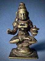 Sculpture, Raro altare di Dev Ligadhri sotto