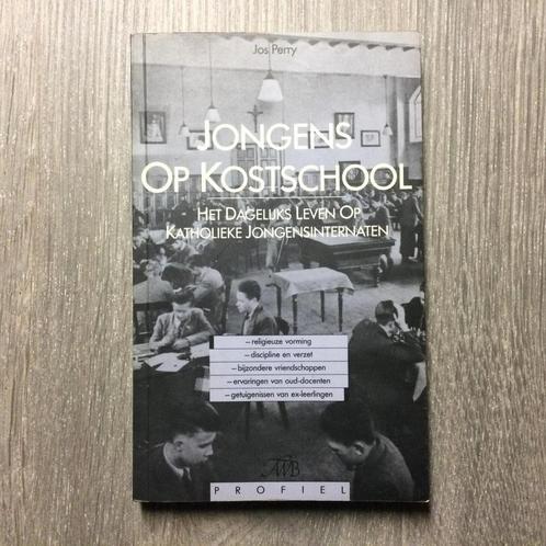 JONGENS OP KOSTSCHOOL 9789022979136 Charles Perry, Boeken, Overige Boeken, Gelezen, Verzenden