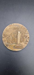 Frankrijk. Medal Thérèse Dufresne - Paris / Eiffel Tower -