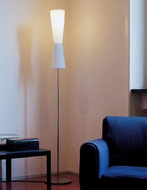 Oluce - Stefano Casciani - Staande lamp - Lu-Lu - Metaal,, Antiek en Kunst, Antiek | Verlichting