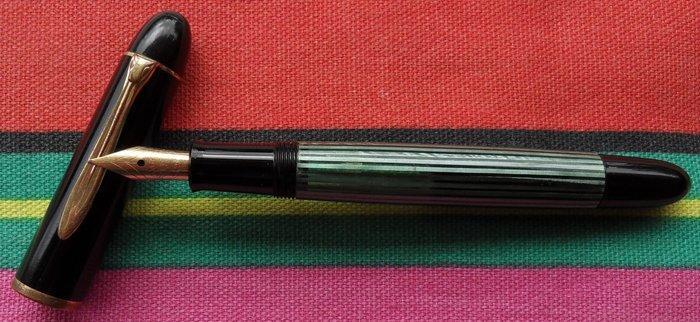 Pelikan - 140 GREEN-Striped - Zonder Minimumprijs - Vulpen, Verzamelen, Pennenverzamelingen