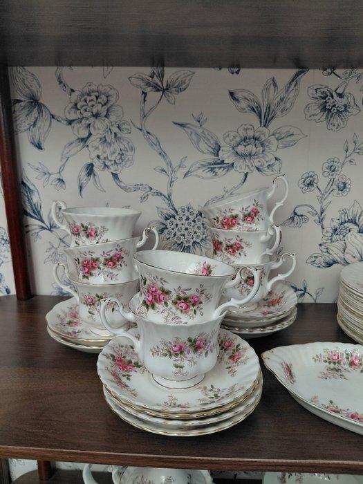 Royal Albert - Tafelservies - Lavender Rose - Been,, Antiek en Kunst, Antiek | Meubels | Tafels