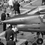 Cameraphoto Epoche/Vittorio Pavan - Aereo in Piazza -