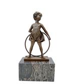 sculptuur, Girl with hoop - 26 cm - Brons, Marmer