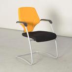 Giroflex vergaderstoel, geel / zwart, sledeframe, Huis en Inrichting, Stoelen, Ophalen of Verzenden, Gebruikt