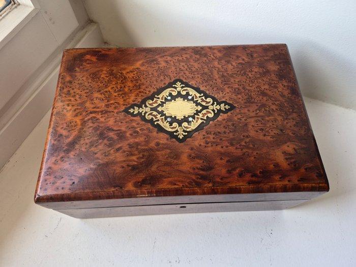 Boîte à bijoux - Laiton doré, loupe de noyer, Antiquités & Art, Antiquités | Autres Antiquités