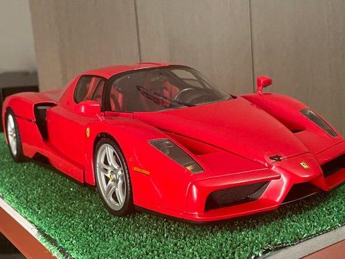 De Agostini 1:8 - Voiture miniature - Ferrari Enzo, Hobby en Vrije tijd, Modelauto's | 1:5 tot 1:12
