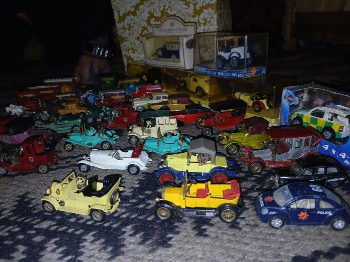 AHC Models - Model kleine stadsauto (35), Hobby en Vrije tijd, Modelauto's | 1:5 tot 1:12