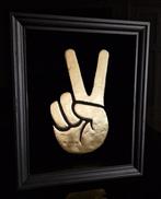 Vitrinelijst- 23ct goud Peace handsign  - verguld in lijst, Antiek en Kunst