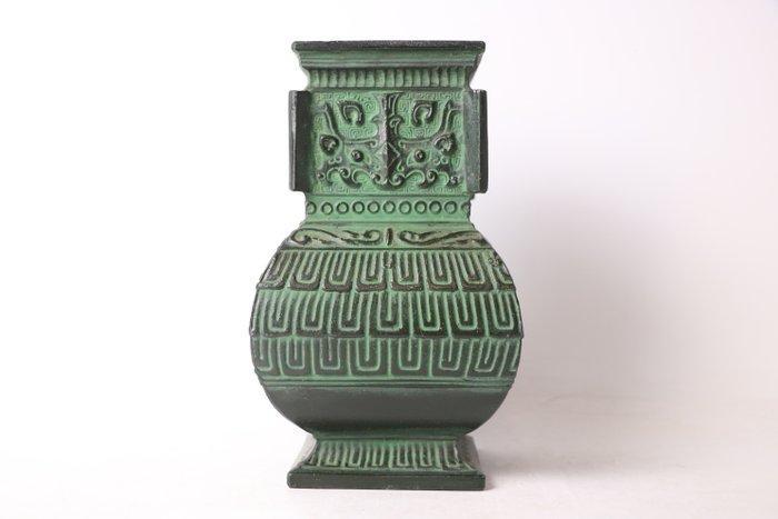 Japanse Takaoka-bronzen vierkante vaas met oeroude, Antiek en Kunst, Antiek | Overige Antiek