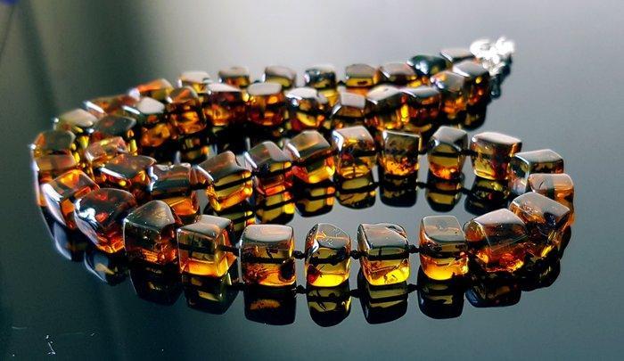 Amber Unieke Baltische barnsteenketting - kubusvormige, Verzamelen, Mineralen en Fossielen