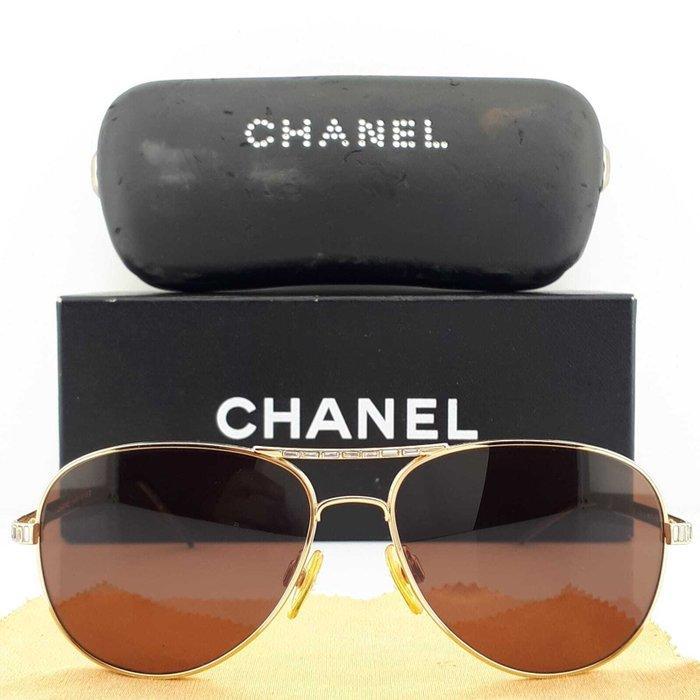 Chanel - Aviator Gold Tone Metal & Brown with Baguette, Handtassen en Accessoires, Zonnebrillen en Brillen | Dames