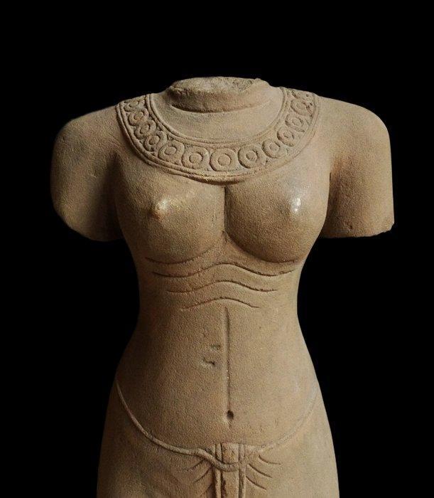 Oud-Khmer Khmer standbeeld van zandsteen - Baphuon - 11e, Verzamelen, Mineralen en Fossielen