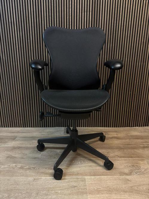 Herman Miller Mirra Met Butterfly Rug (Duurste optie), Huis en Inrichting, Bureaustoelen, Bureaustoel, Zwart, Zo goed als nieuw