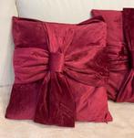 Elegante kussens van bordeauxrood fluweel - cadeauverpakking, Nieuw