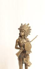 Native American Chief with Rifle and Shield - Statue -, Antiek en Kunst