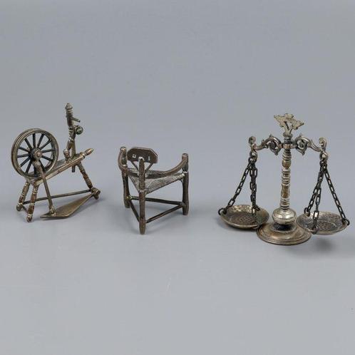 Spinnewiel, weegschaal en stoel *NO RESERVE* - Miniatuur, Antiek en Kunst, Antiek | Zilver en Goud