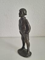 after C. Ammerlaan - Beeldje, Guitige jongen in korte broek, Antiek en Kunst