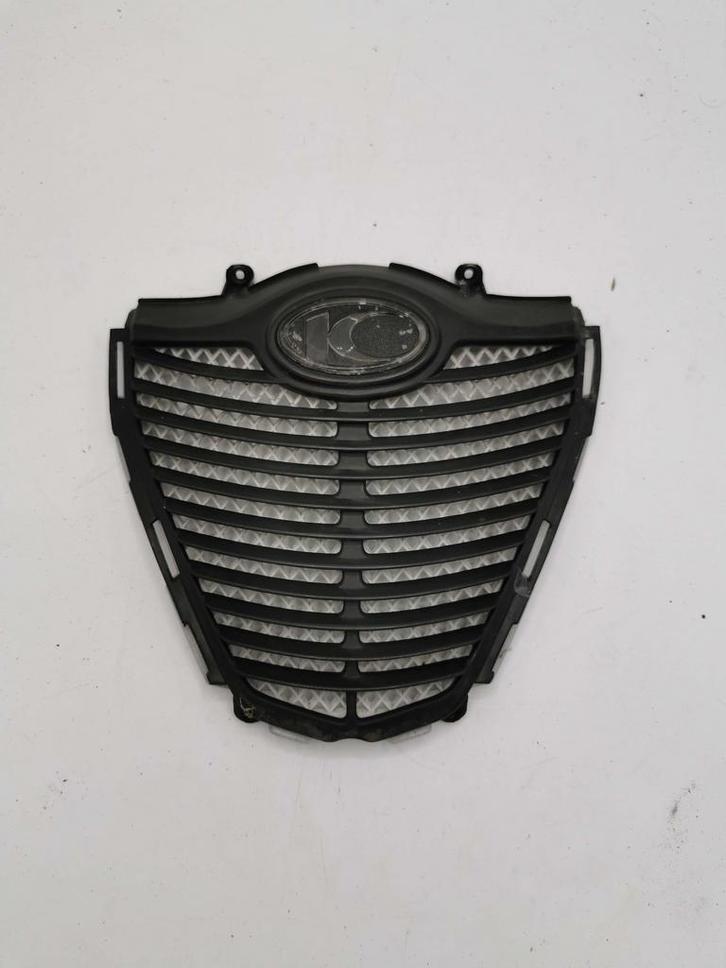 Grill rooster voorkap Kymco people s, Fietsen en Brommers, Brommeronderdelen | Scooters, Kap, Overige merken, Ophalen of Verzenden