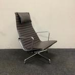 Vitra Eames EA124 lounge chair, donker bruin leder, Gebruikt