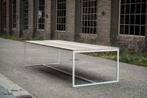 VAN STAAL | Design tafels met stalen onderstel op maat