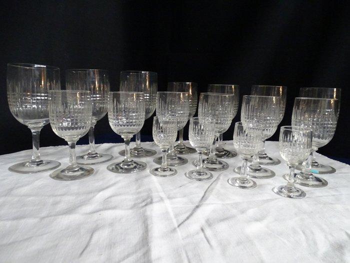 Baccarat - Drankservies (17) - Nancy - Kristal, Antiek en Kunst, Antiek | Glaswerk en Kristal