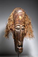 Zeldzaam masker Kakuungu - Suku - DR Congo