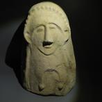 Cananéen Terre cuite Buste de sarcophage féminin. 55 cm de, Verzamelen