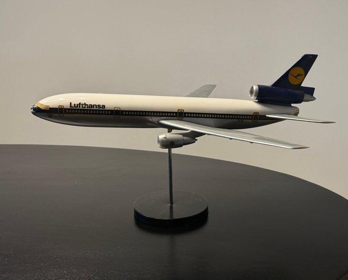 Airplast Milano 1:100 - Modelvliegtuig - McDonnell Douglas, Antiek en Kunst, Antiek | Wandborden en Tegels