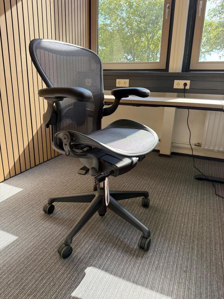 Herman Miller Aeron Remastered Werkplek - Ergonomisch!, Huis en Inrichting, Bureaustoelen, Bureaustoel, Zwart, Zo goed als nieuw