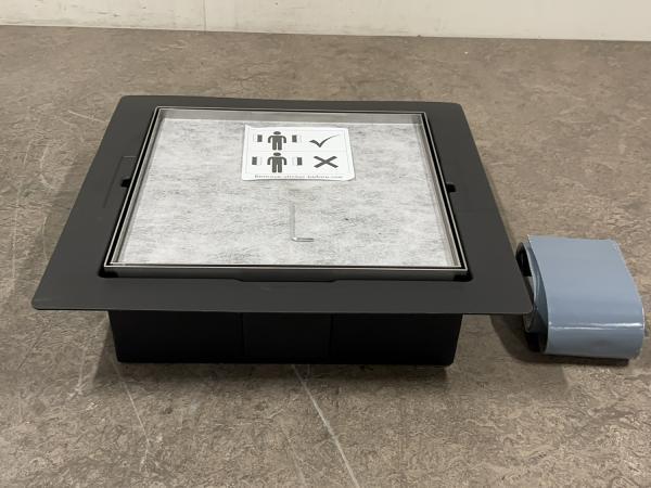 Veiling - Looox inbouwnis 30x30cm geborsteld rvs, Doe-het-zelf en Bouw, Sanitair