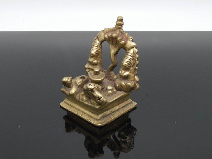 Kleine huisaltaar – Shiva-Lingam met Nandi - Brons /, Antiek en Kunst, Kunst | Niet-Westerse kunst