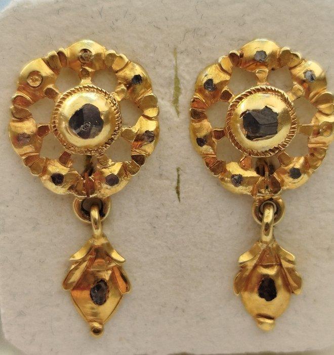 Oorbellen - 18 karaat Geel goud Diamant (Natuurlijk), Handtassen en Accessoires, Oorbellen