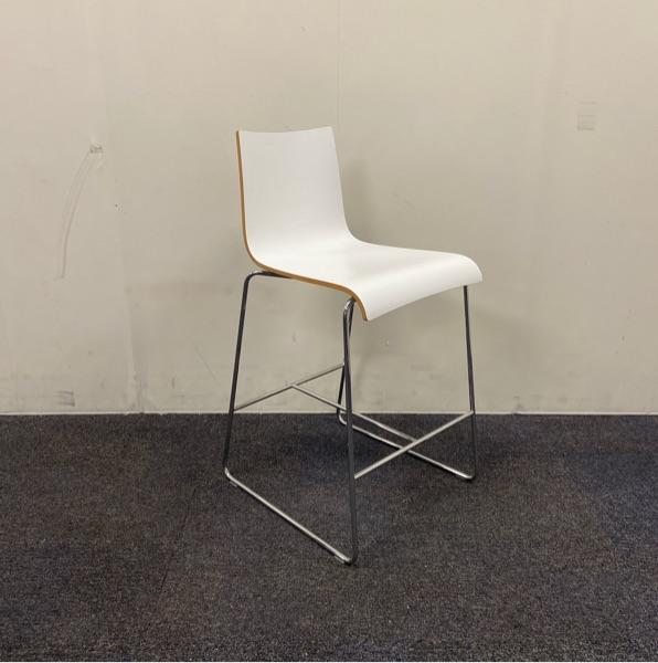 barkruk zithoogte 61 cm, wit - chroom, Huis en Inrichting, Barkrukken, Gebruikt