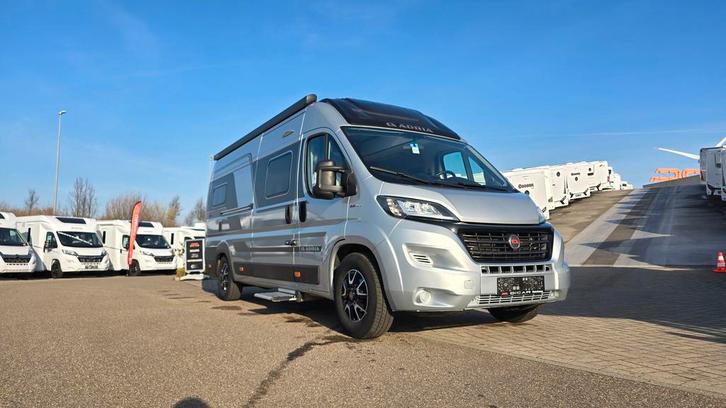 Adria Twin 640 GSX goed onderhouden van met hefbed 23360, Caravans en Kamperen, Mobilhomes, Cassettetoilet, Handgeschakeld, Treinzit