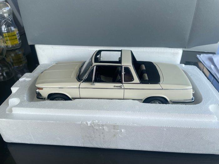 Autoart 1:18 - Modelauto - BMW 2002 Cabrio/Convertible Baur, Hobby en Vrije tijd, Modelauto's | 1:5 tot 1:12
