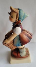 Hummel - Beeldje - Hummel Goebel Vlijtig Liesje - TMK3 -, Antiek en Kunst