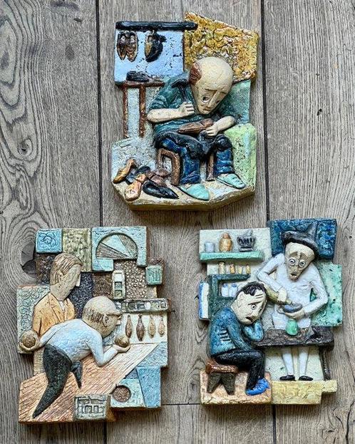 Carreau (3) - 3 professions (couturier, joueur de quilles et, Antiek en Kunst, Antiek | Glaswerk en Kristal