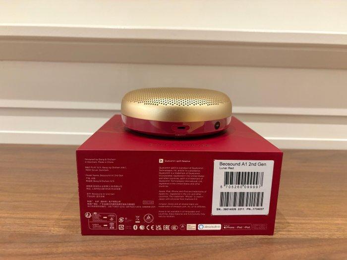 Bang & Olufsen - Beosound A1 2nd Gen Lunar Red Luidspreker, TV, Hi-fi & Vidéo, Chaîne Hi-fi