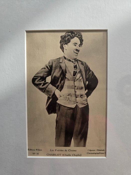 Charlie Chaplin - 5 kaders , 12 postkaarten , 4 fotos, Verzamelen, Film en Tv