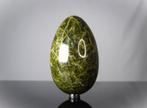 Vesuvianite verte de qualité supérieure Œuf de pierre -
