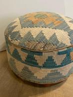 Poef - Wol, Hout, Antiek en Kunst