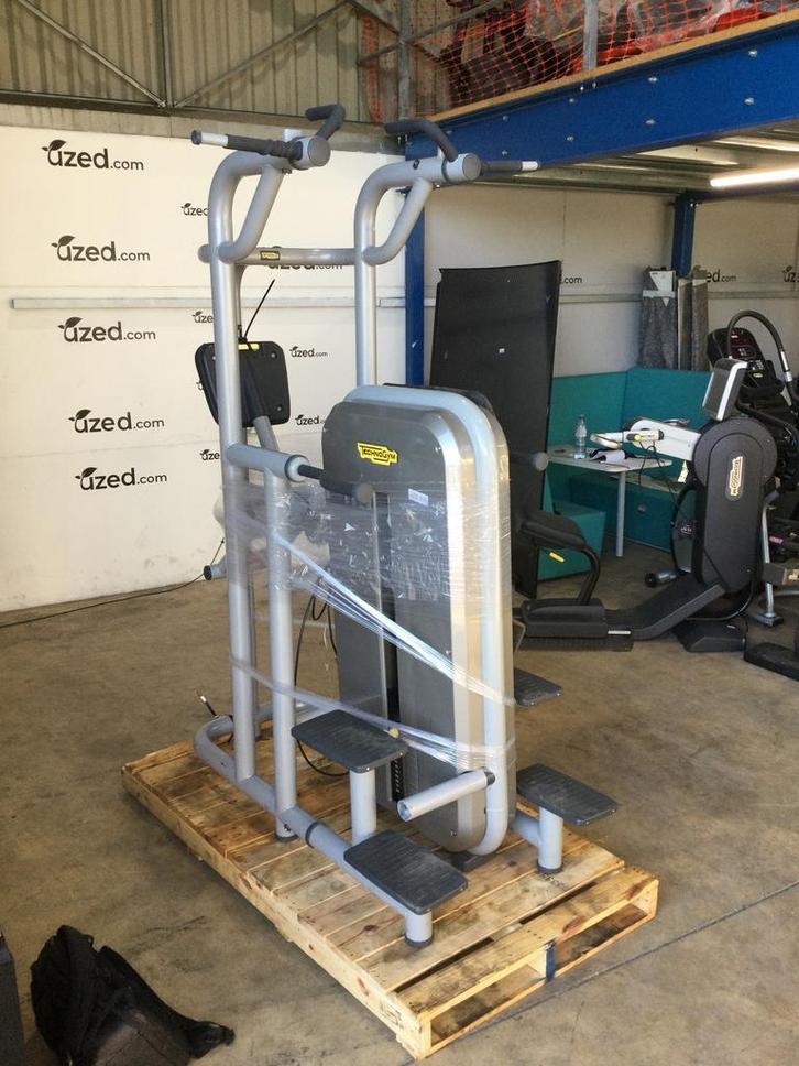 Technogym Element Assisted Kneeling Chin Dip - Silver, Sport en Fitness, Fitnessapparatuur, Gebruikt, Ophalen of Verzenden