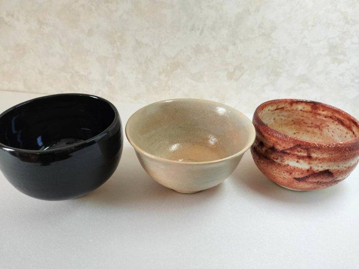 Black Raku tea bowls and others - Signed - Chawan (3) -, Antiek en Kunst, Antiek | Overige Antiek
