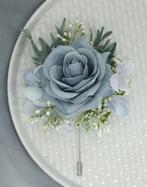 Luxe corsage, corsage ijsblauw schitterende kwaliteit