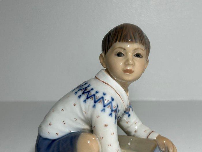 Dahl Jensen - Beeldje - Boy with toy truck No. 1166 First, Antiquités & Art, Antiquités | Verre & Cristal