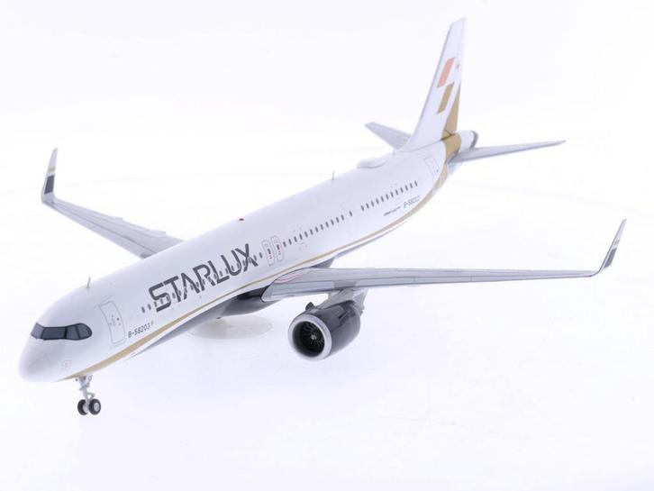 Schaal 1:200 JC Wings EW221N008 Starlux Airbus A321 Neo R..., Hobby en Vrije tijd, Modelbouw | Vliegtuigen en Helikopters, Gebruikt