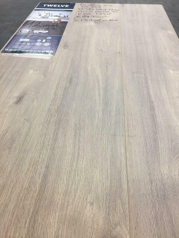 12mm dik Parket Kwaliteit Laminaat 4 X Kleur AC-5 Klasse 33, Huis en Inrichting, Stoffering | Vloerbedekking, Gebruikt