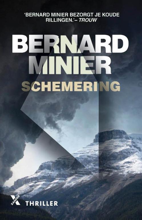 Schemering / Martin Servaz / 4 9789401611749 Bernard Minier, Boeken, Thrillers, Zo goed als nieuw, Verzenden