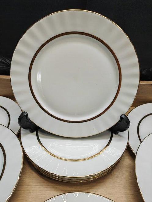 Bavaria - Kronester - Bord (13) - assiettes à dessert où, Antiek en Kunst, Antiek | Meubels | Tafels